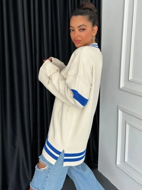 V Yaka Çizgi Detaylı Triko Kazak