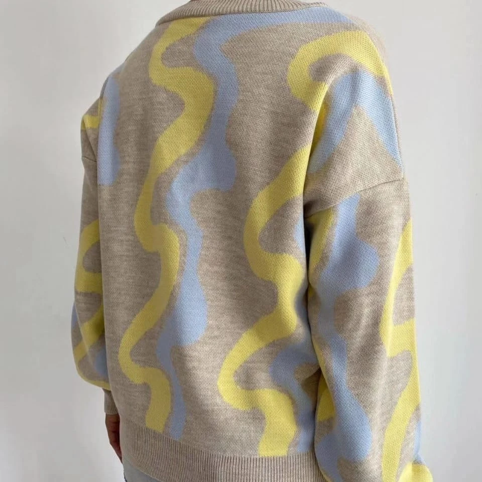 V Yaka Desenli Triko Kazak