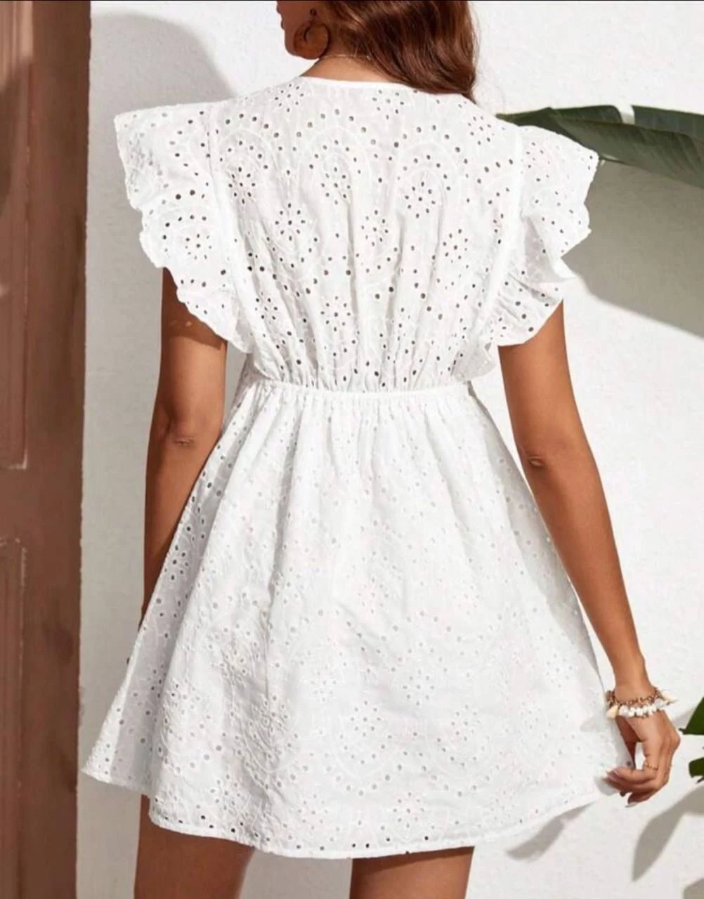 V Yaka Kol Fırfır Detaylı İthal Brode Elbise