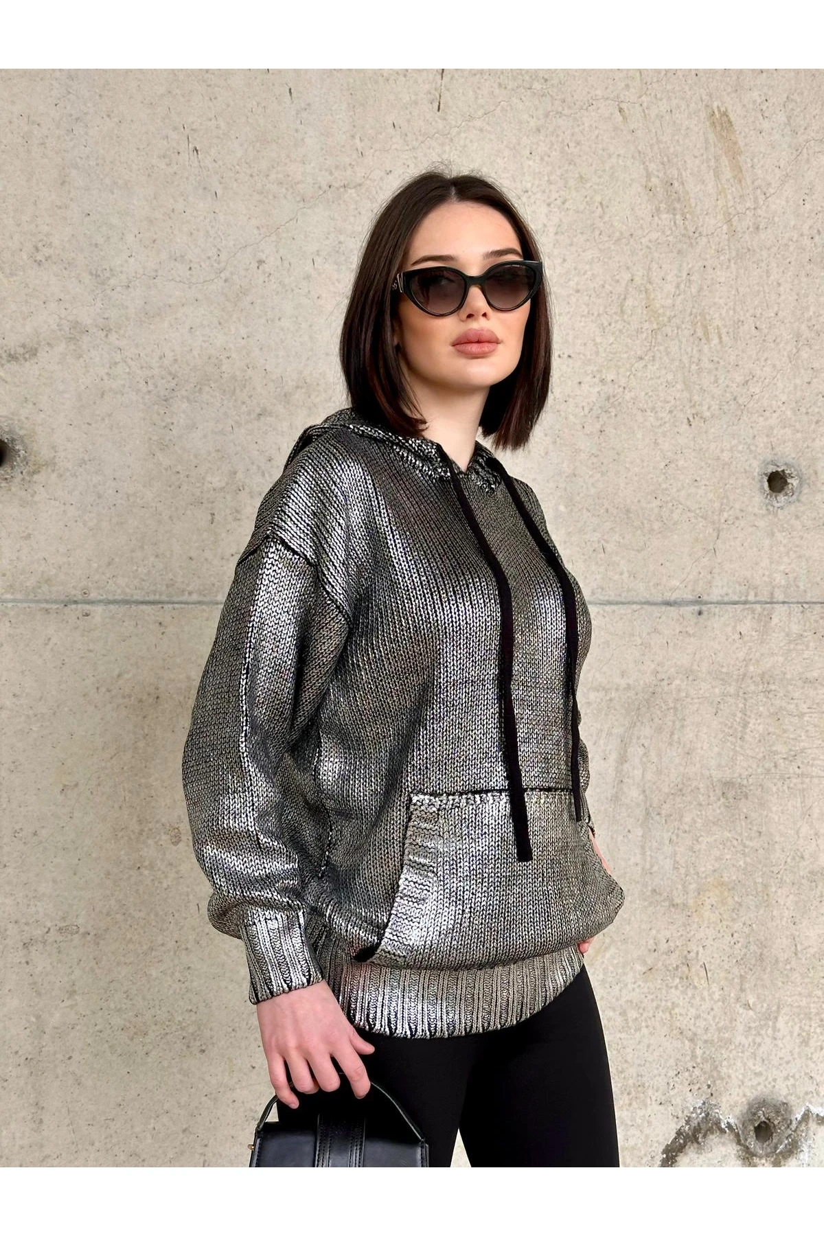 Varaklı Kapşonlu Triko