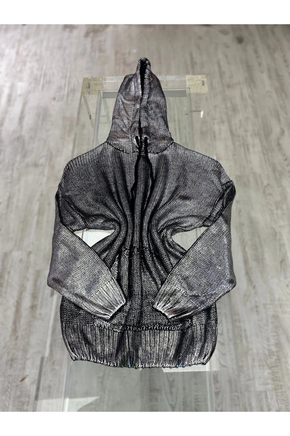 Varaklı Kapşonlu Triko