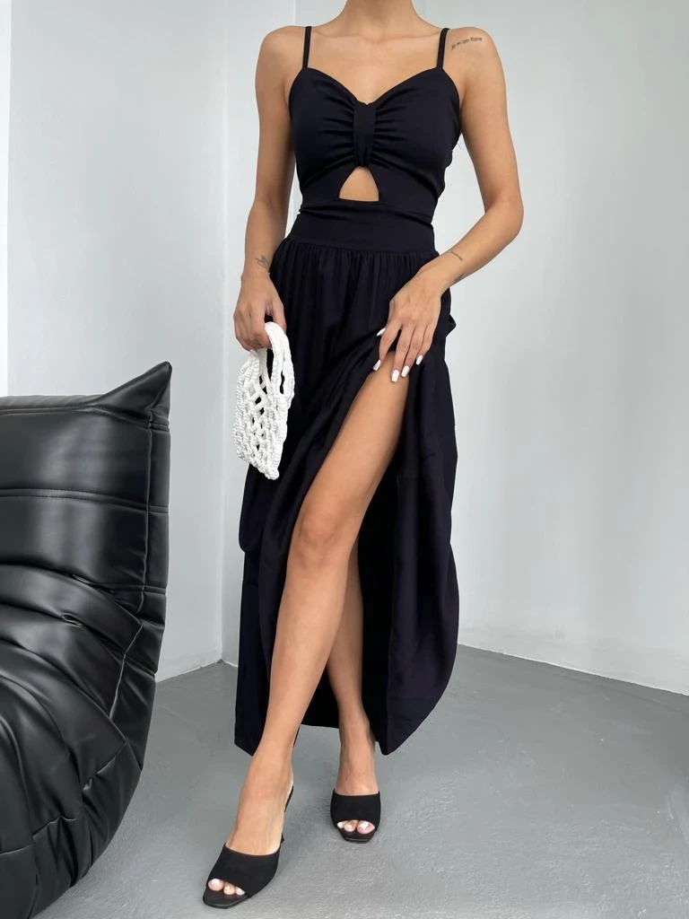 Viskon Kumaş Eteği Yırtmaçlı Detaylı Elbise