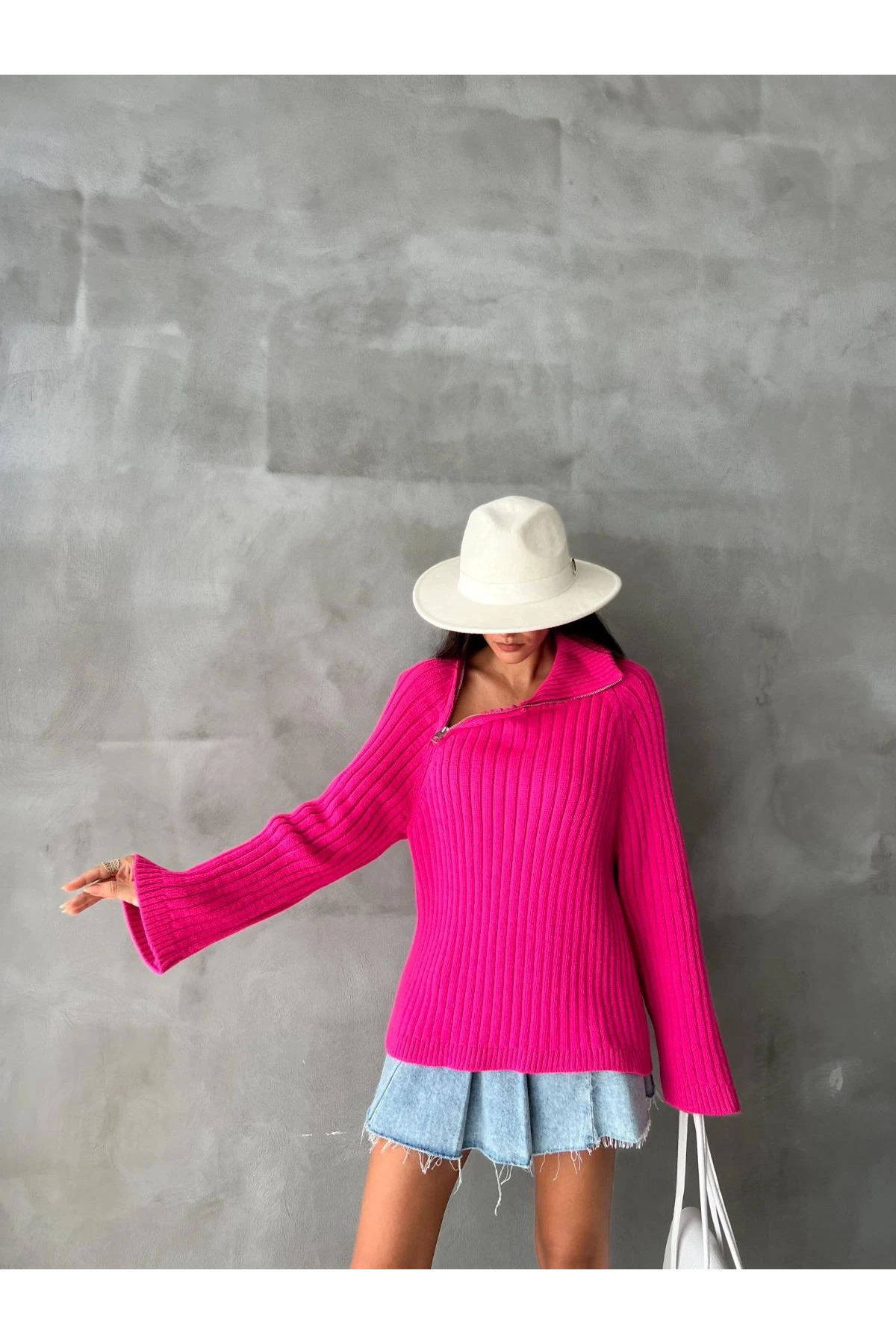 Yakasi Fermuarli Triko Kazak