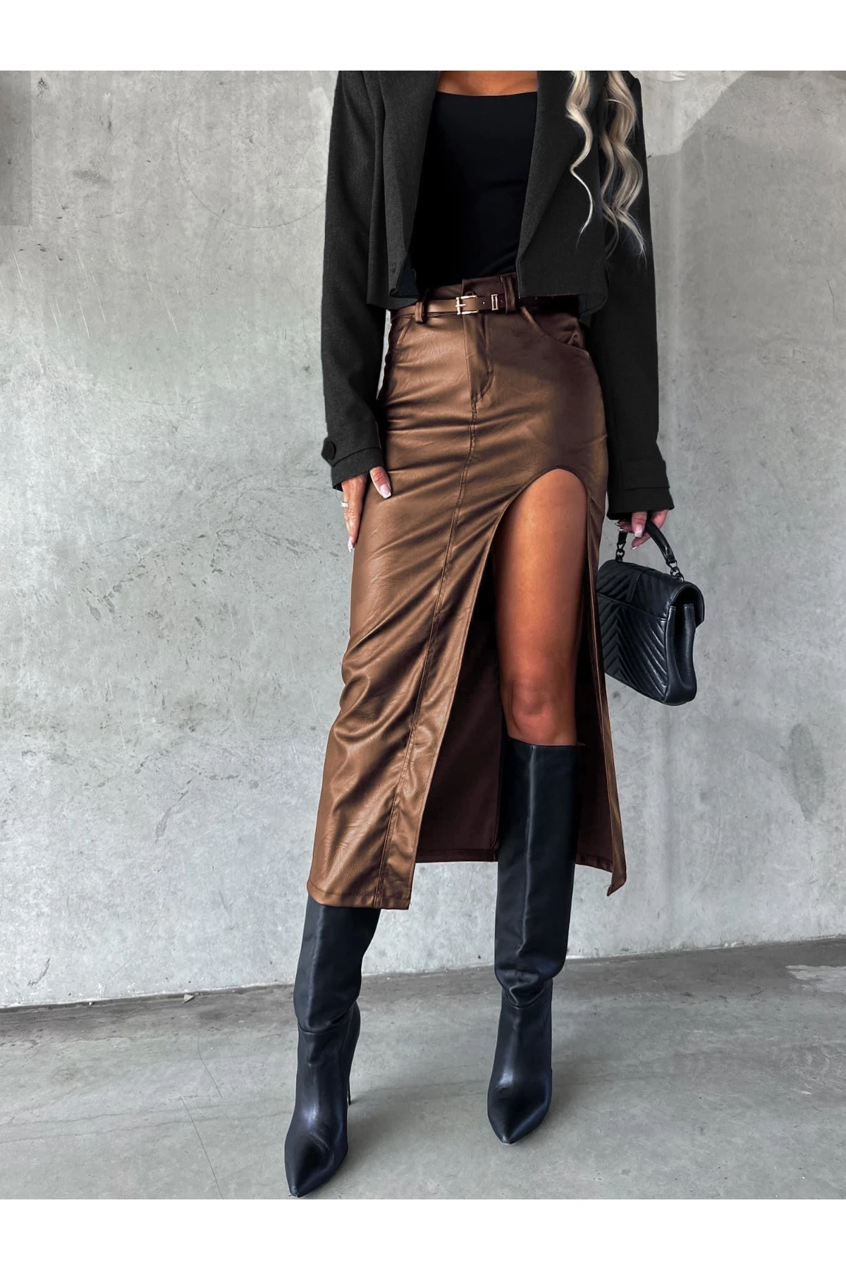 Yırtmaçlı Tasarım Deri Etek