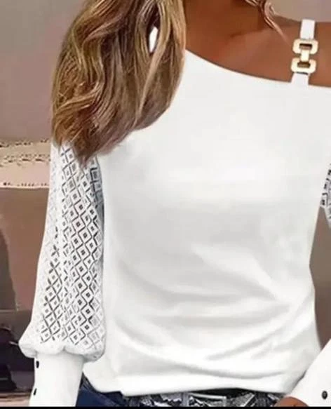 Yumoş Kumaş İthal Dantel ve Toka Detaylı Bluz