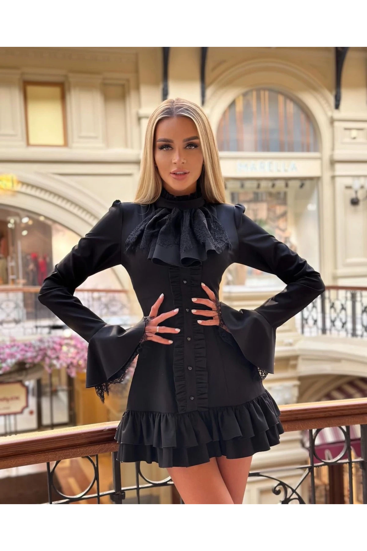 Atlas Kumaş Dantel Detaylı Tasarım Elbise