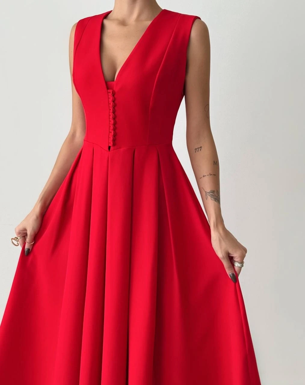 Atlas Kumaş Düğmeli Elbise