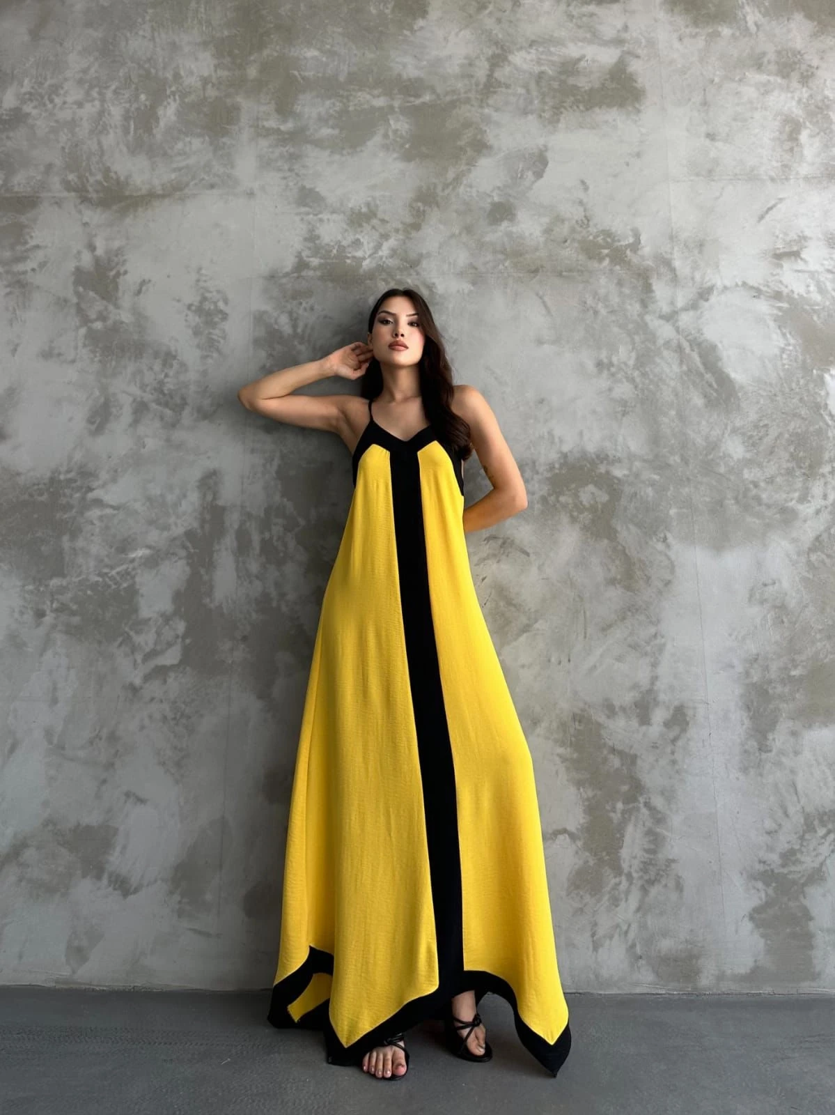 Ayrobin Kumaş Askılı Maxi Boy Asimetrik Kesim Elbise **ÖN SİPARİŞTEDİR  1 TEMMUZ KARGO ÇIKIŞLIDIR**