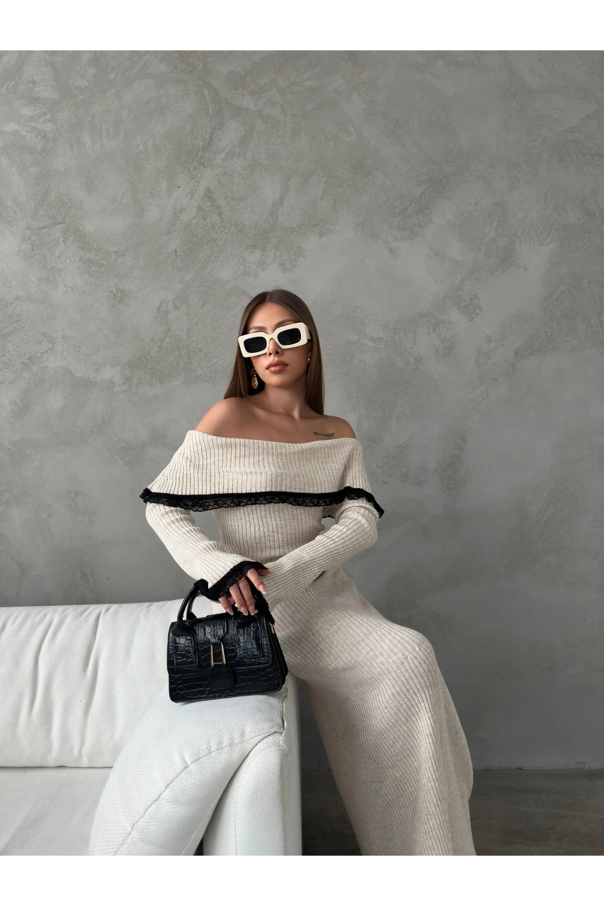 Dantel Detaylı Elbise