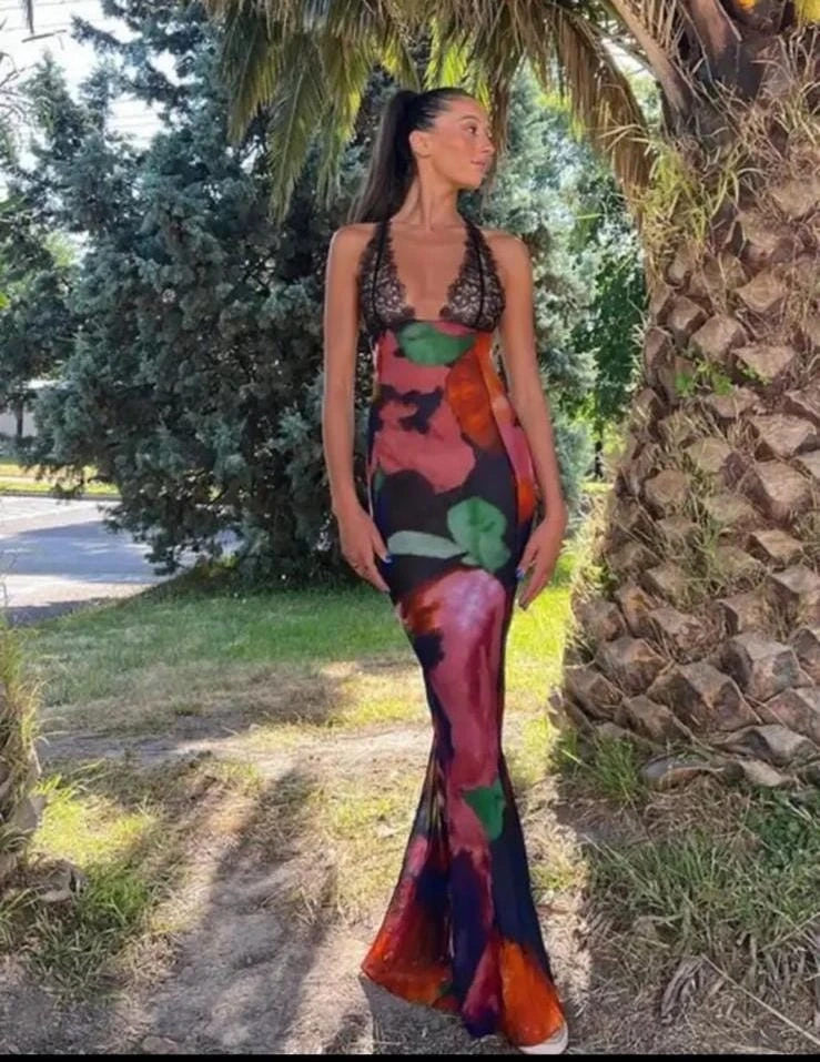 Dantel ve Çiçek Desenli Elbise