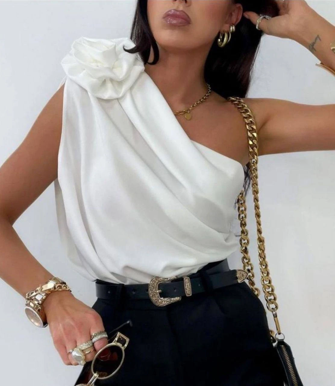 Gül Detaylı Bluz