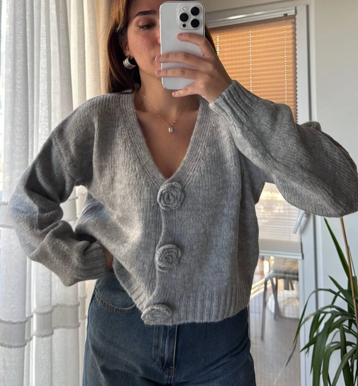Gül Detaylı Hırka