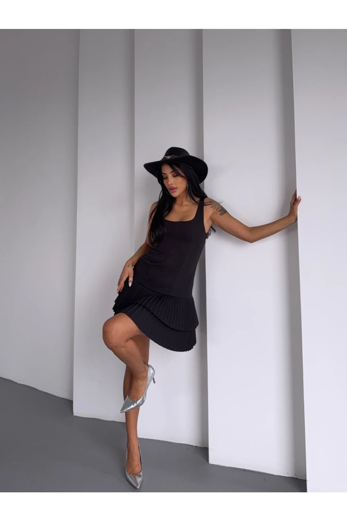 İthal Dabıl Kumaş Piliseli Z@ra@ Model Elbise ** İçi şortludur