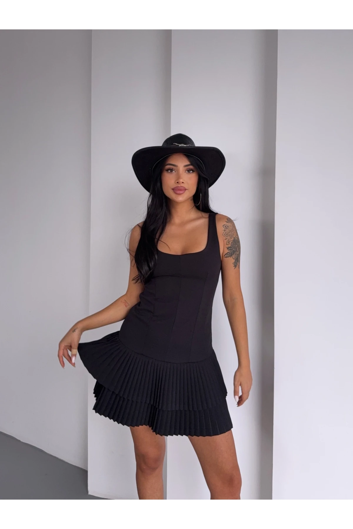 İthal Dabıl Kumaş Piliseli Z@ra@ Model Elbise ** İçi şortludur