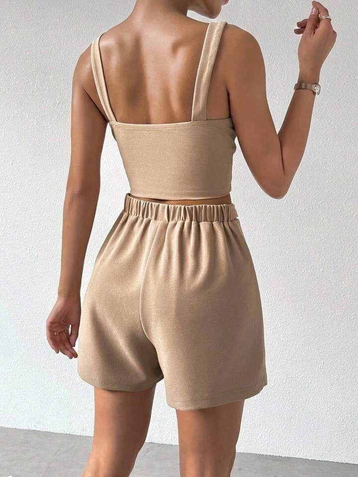 İthal Full Likralı Scuba Crep Kumaş Zincir Detaylı Büstiyer Etek Görünümlü Şort Takım