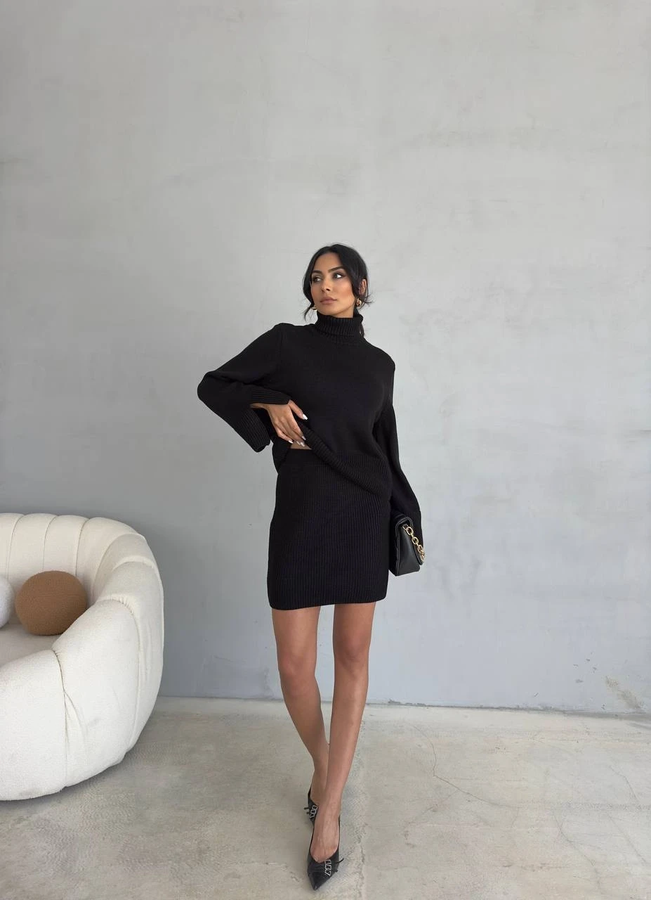 Kol ve Bilek Yırtmaç Detaylı Balıkçı Yaka Etekli Takım