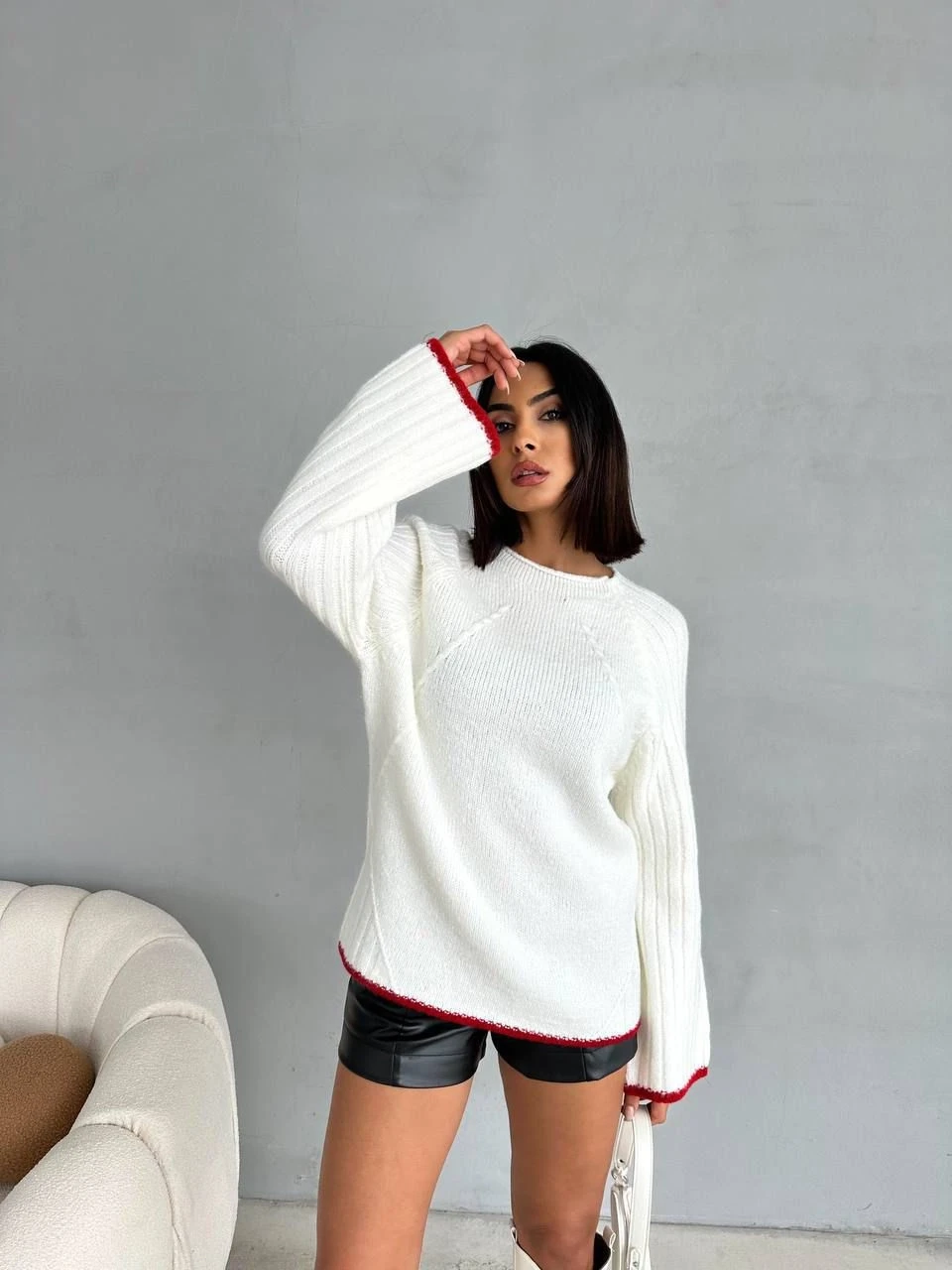 Kol ve Etek Ucu Şeritli Triko Kazak