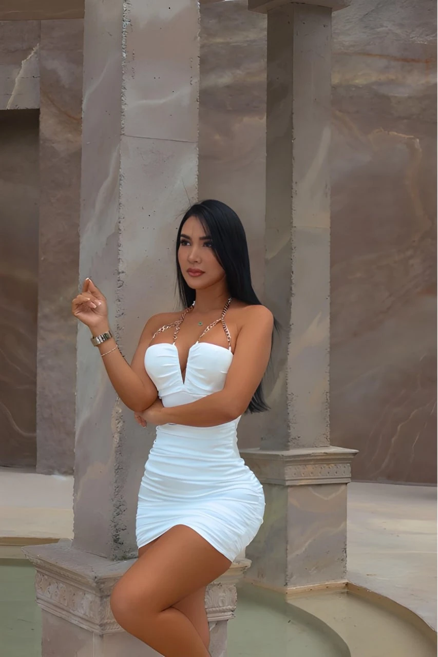 Likralı Örme Saten Kumaştan Zincirli Askılı Elbise