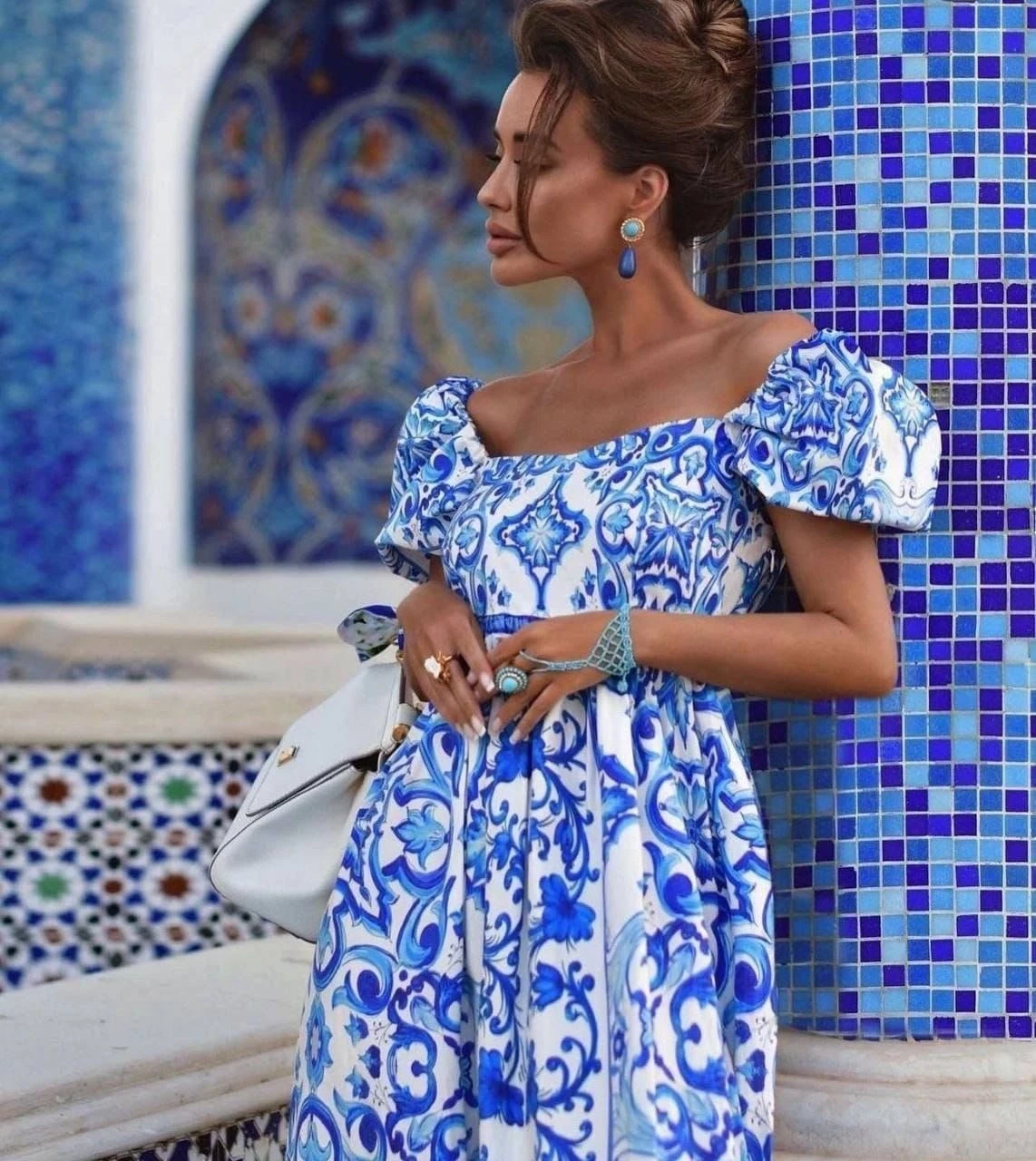 Madonna Yaka DG Elbise İthal Krep Kumas