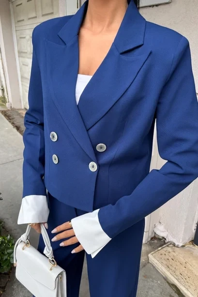 Manşetleri Garnili Kruvaze Ceketli Takım Lacivert