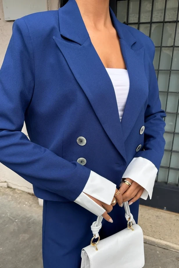 Manşetleri Garnili Kruvaze Ceketli Takım Lacivert