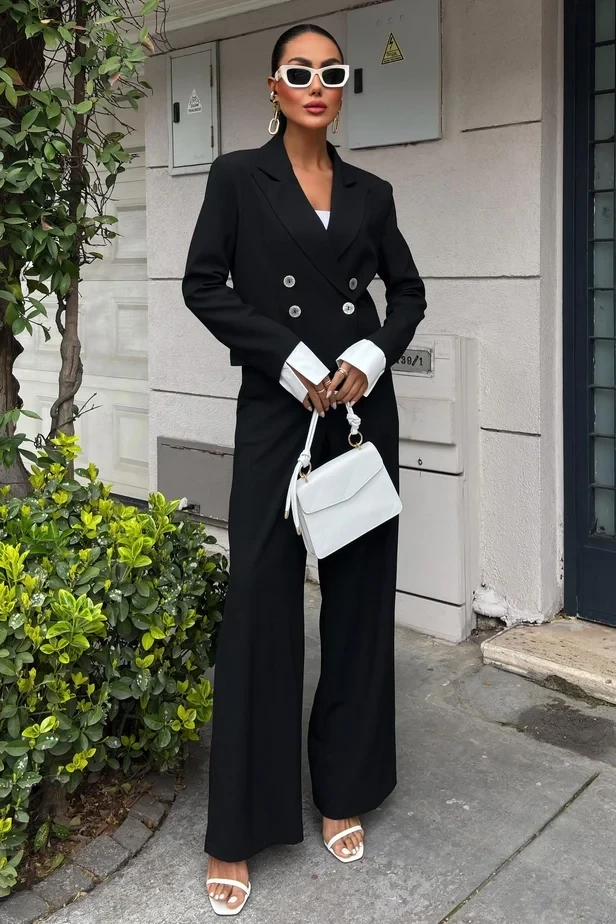 Manşetleri Garnili Kruvaze Ceketli Takım Siyah