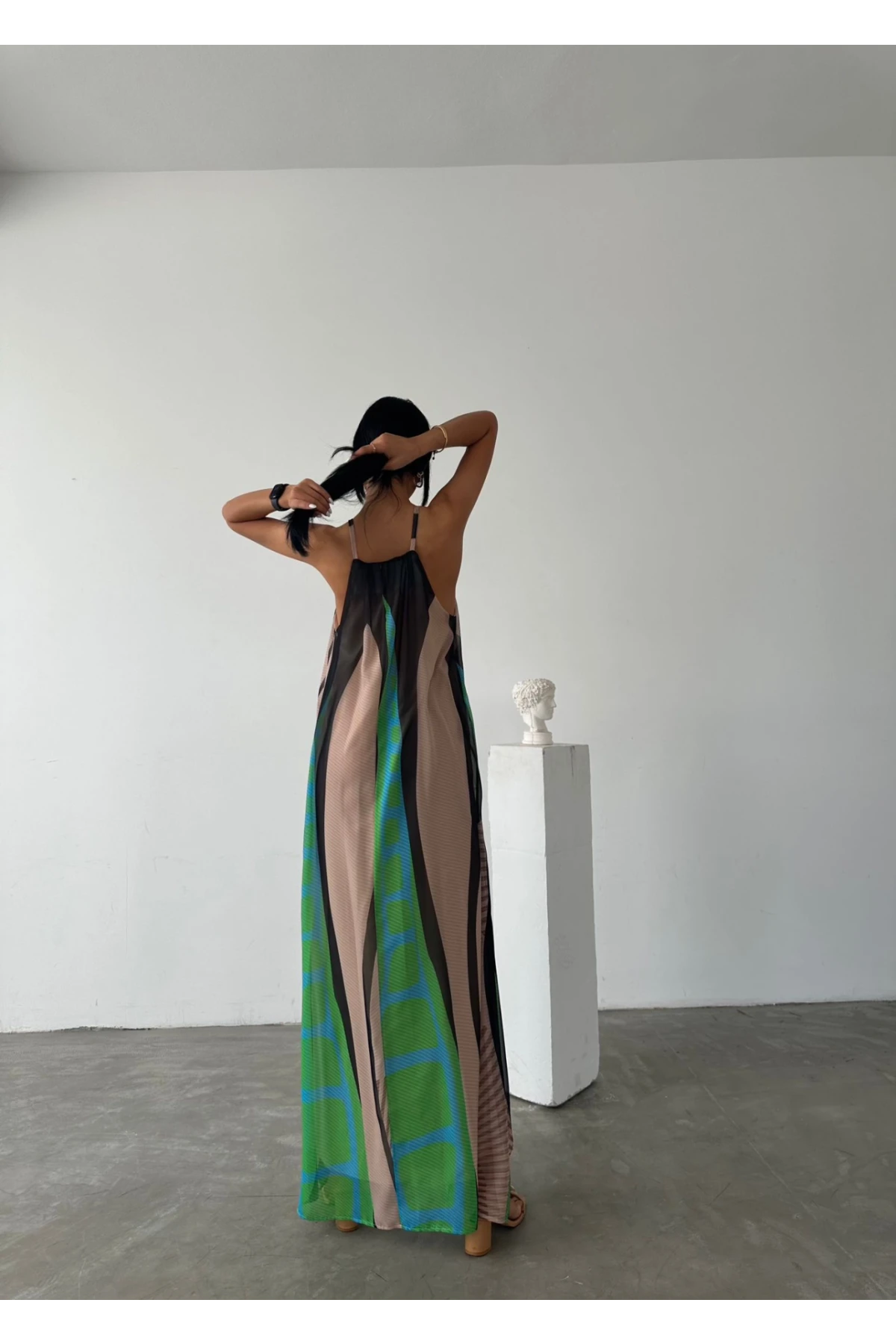 Maxi Astarlı Şifon Elbise