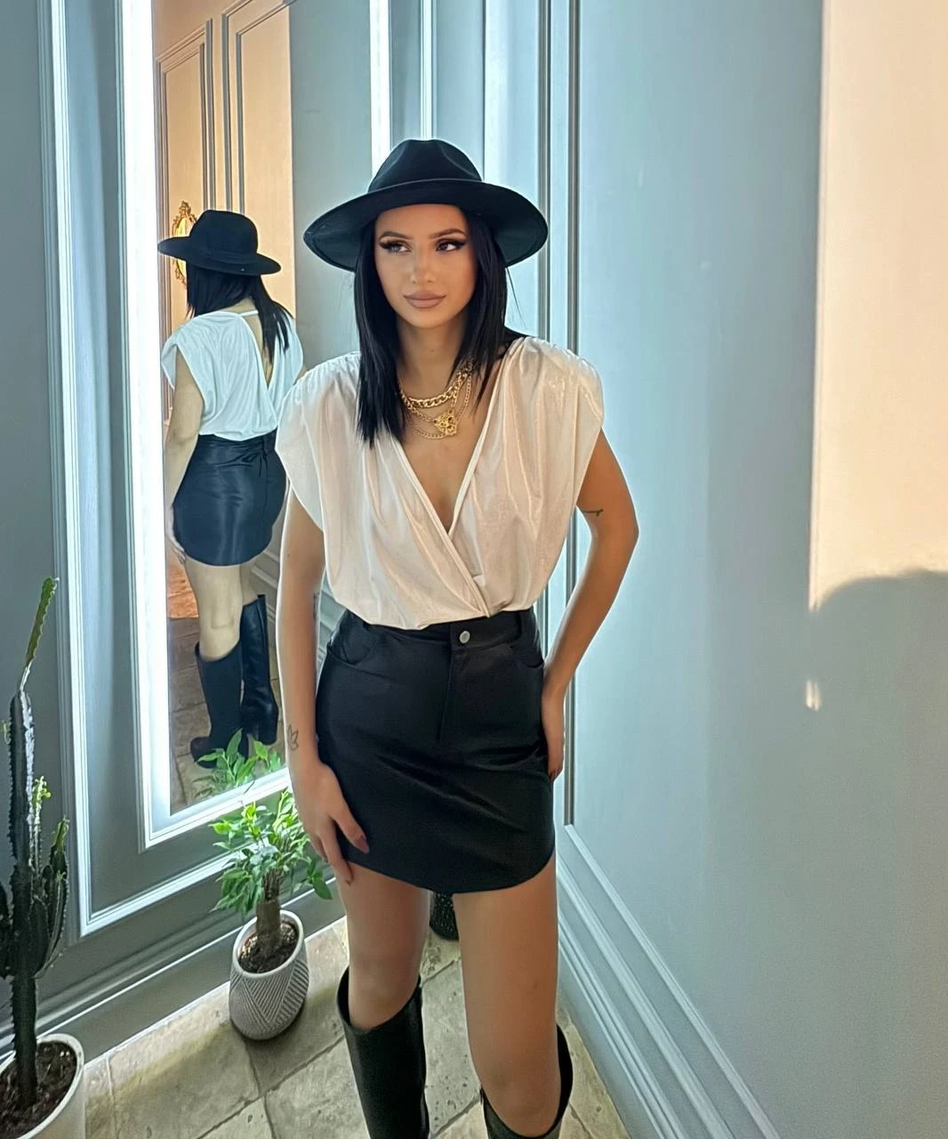 Omzu Vatkalı Varak Detay Bodysuit