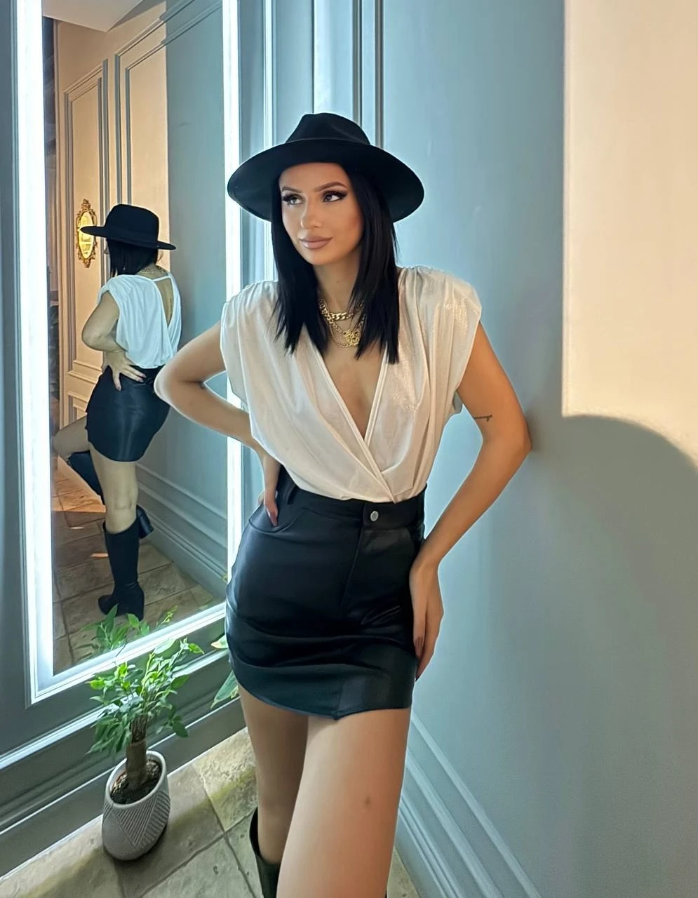 Omzu Vatkalı Varak Detay Bodysuit