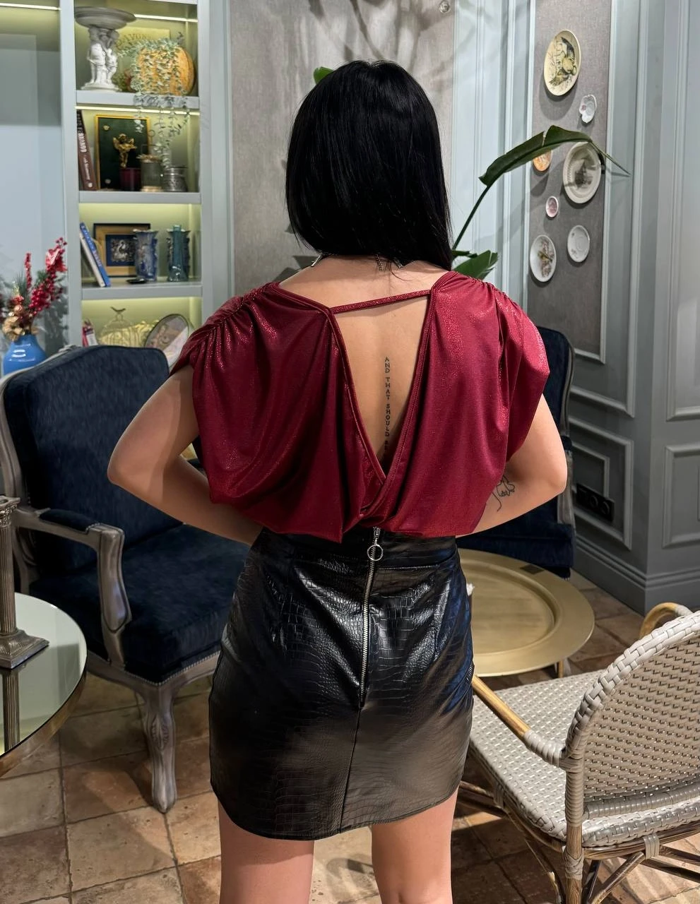 Omzu Vatkalı Varak Detay Bodysuit