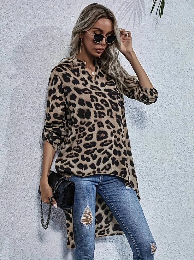 V Yakalı Leopr Desenli Asimetrik Kesim Süprem Bluz