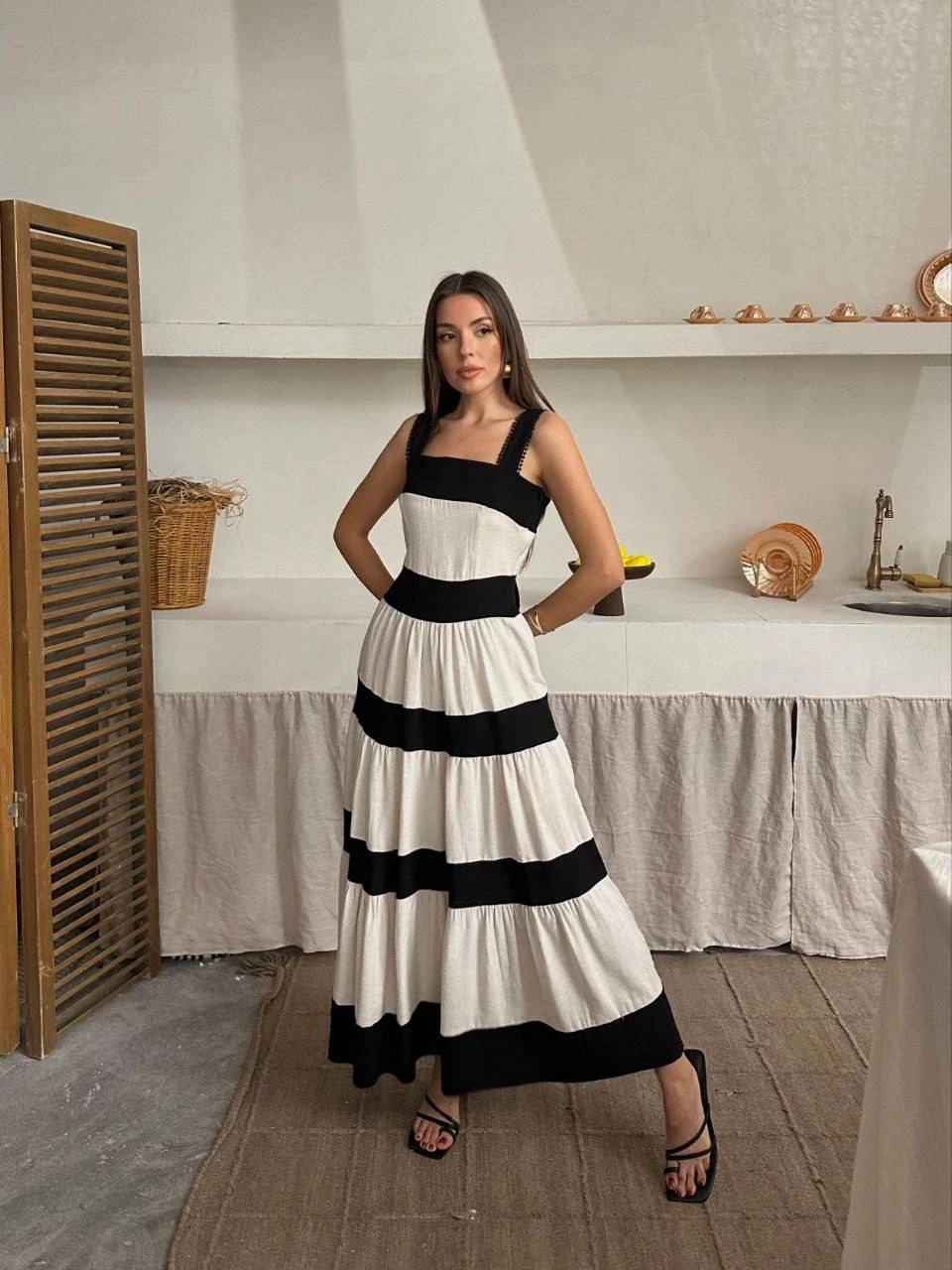 Arkası Fiyonklu Keten Elbise