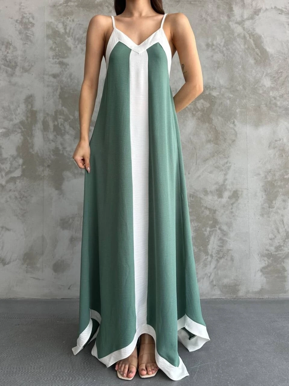 Asimetrik Kesim Bloklu Elbise