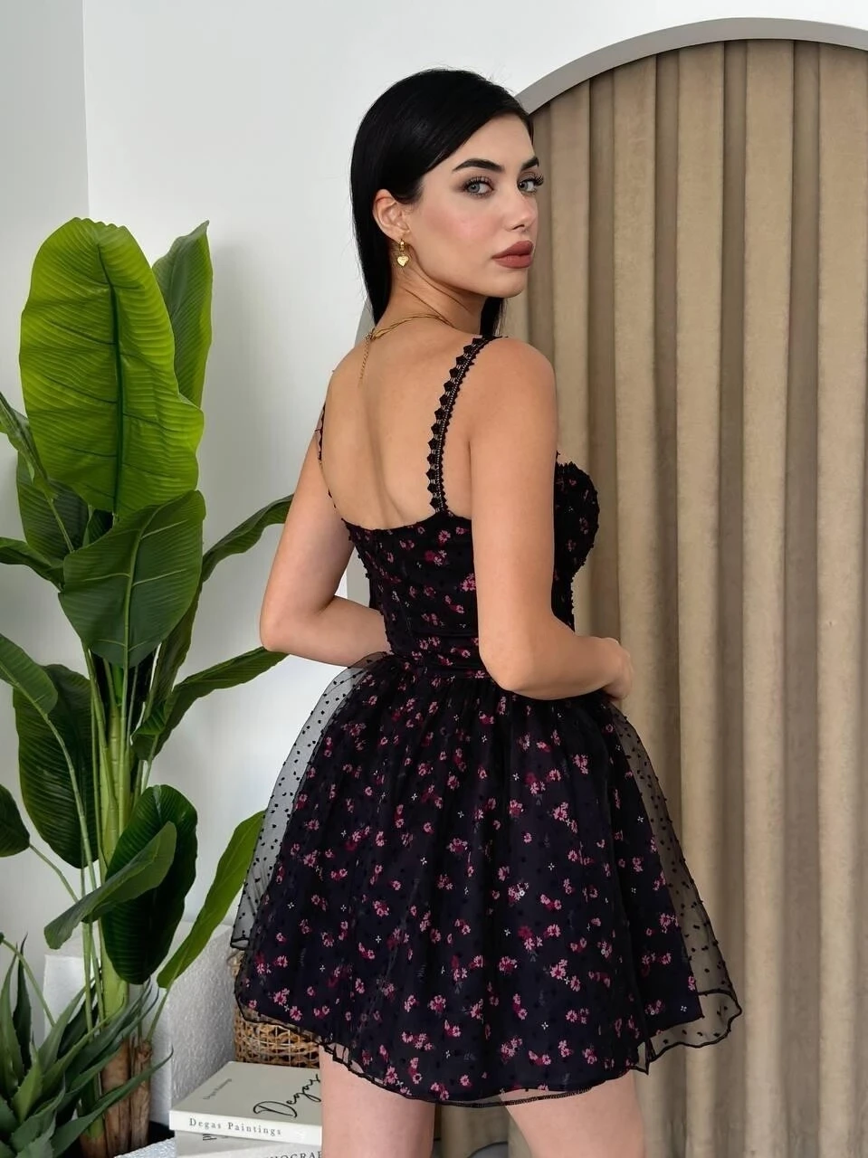 Çiçek Desenli Mini Elbise Siyah