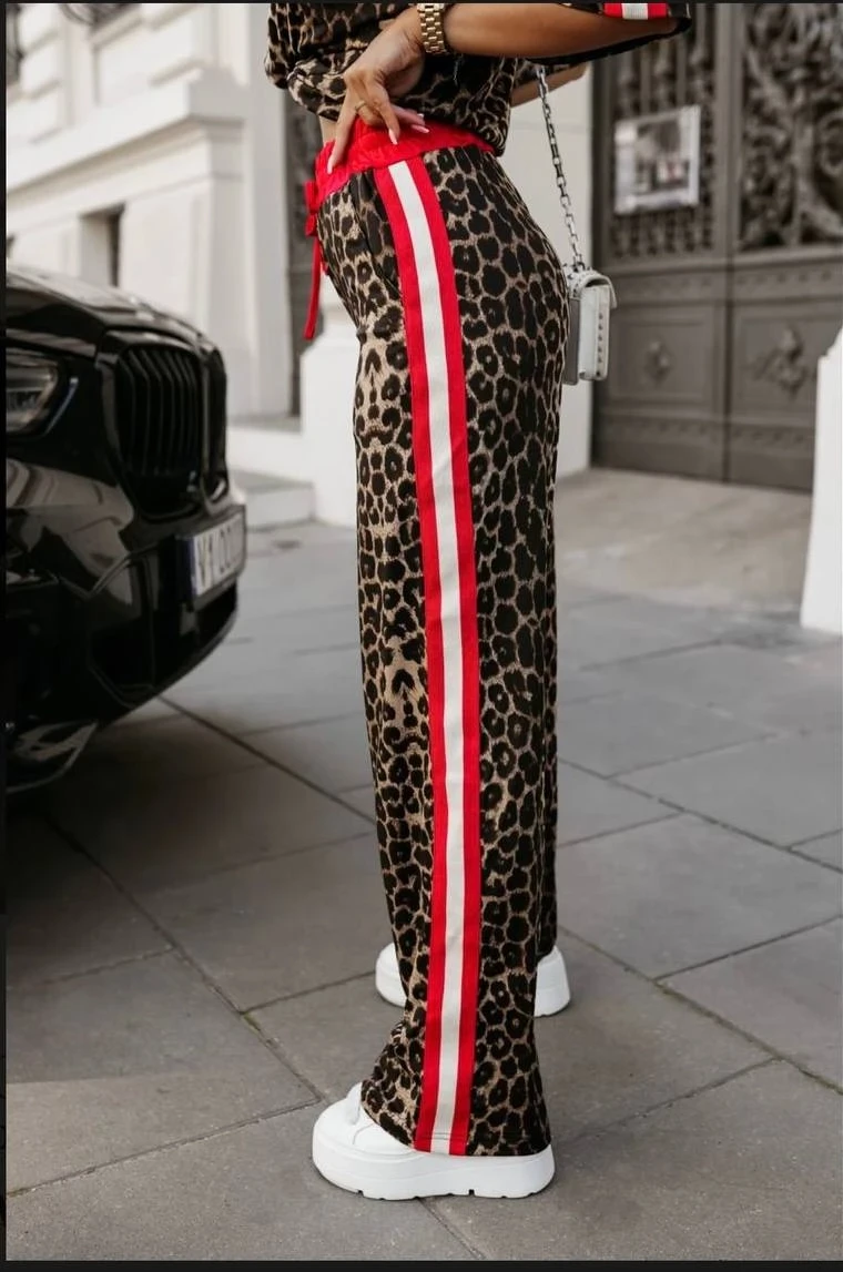 Dalgıç Kumaş Baskılı Yanları Şeritli Takım