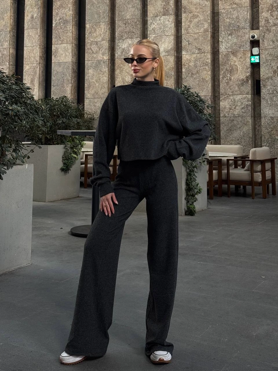 Dik Yaka Yumoş Takım Antrasit