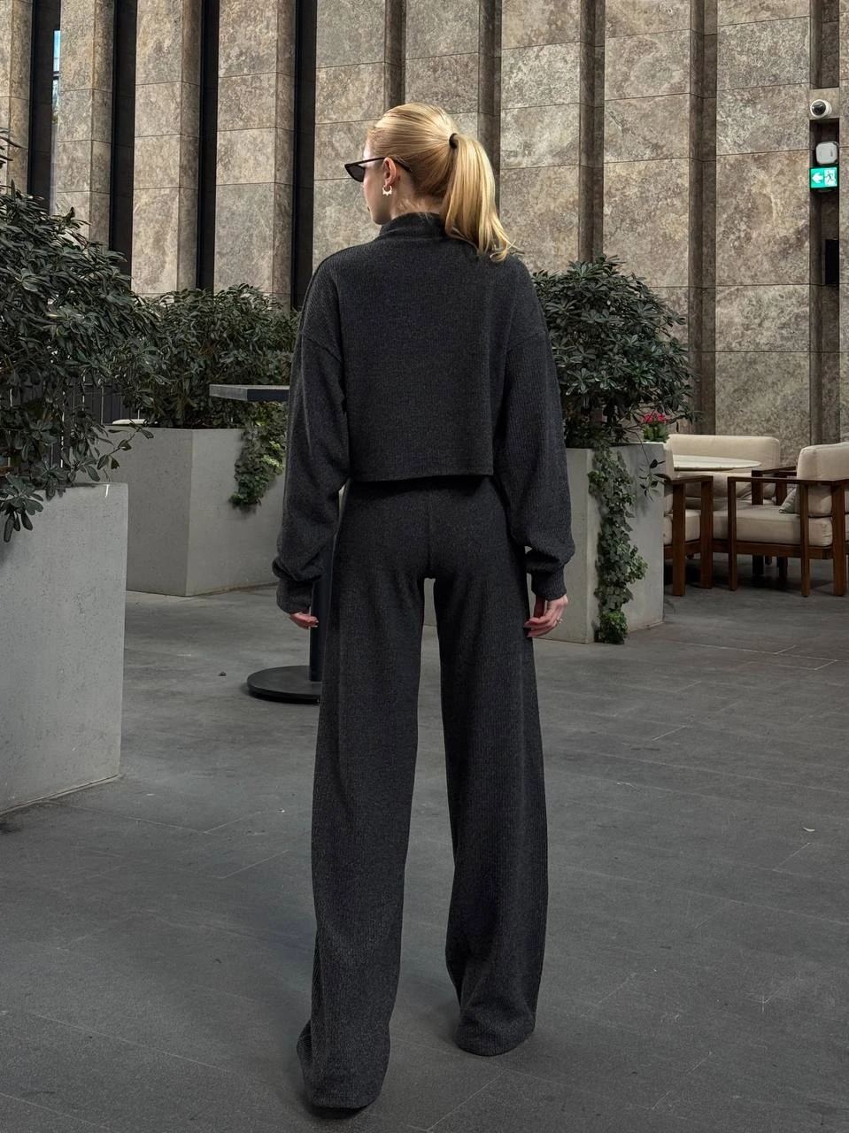 Dik Yaka Yumoş Takım Antrasit