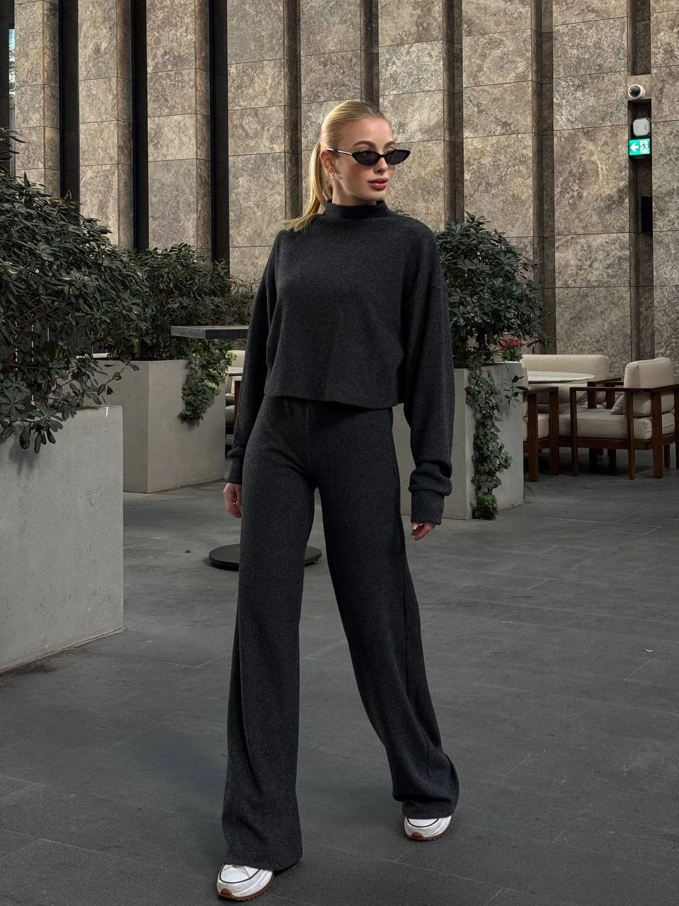 Dik Yaka Yumoş Takım Antrasit