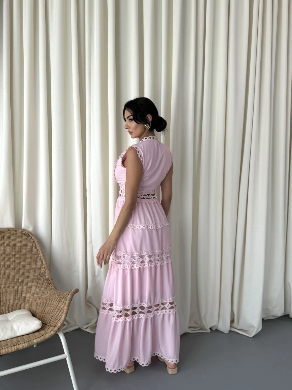 Güpür Dantel Detaylı Krep Kumaş Astarlı Elbise