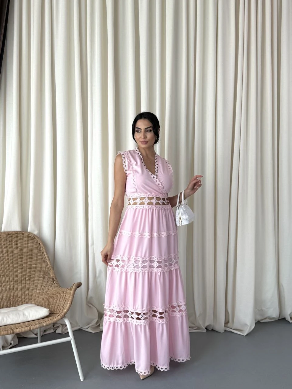 Güpür Dantel Detaylı Krep Kumaş Astarlı Elbise