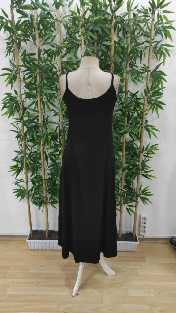 Boyundan Askılı Damla Detaylı Halkalı Asimetrik Kesim Viskon Elbise