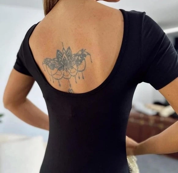 Sırt Dekolteli Yırtmaç Detaylı Viskon Elbise