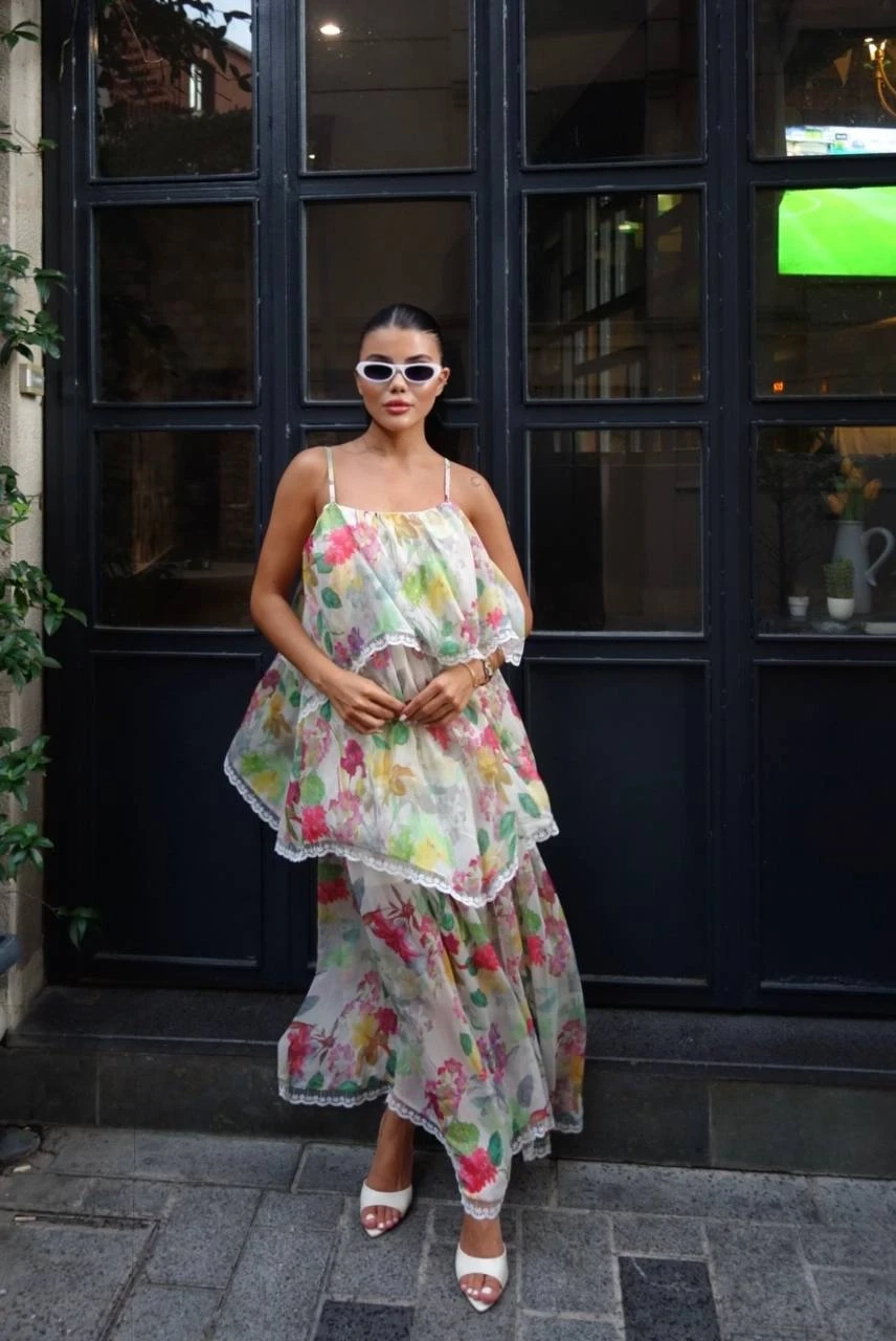 Kat Kat Tasarım Desenli Şifon Elbise