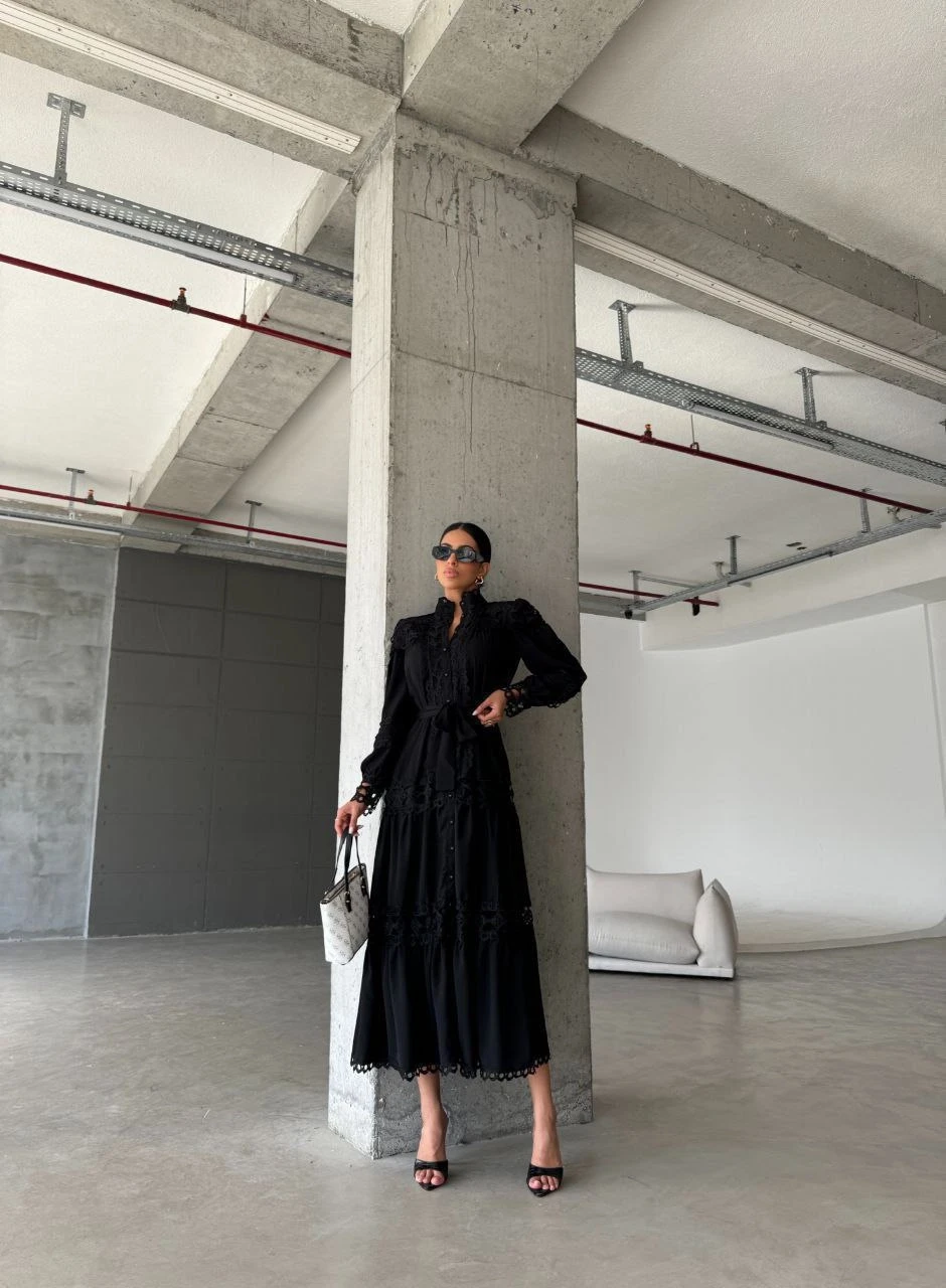 Krep Kumaş Dantel Detay Astarlı Elbise Siyah