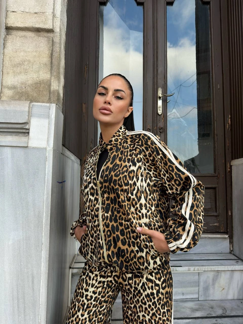 Leopar Şerit Detay Alt Üst Takım