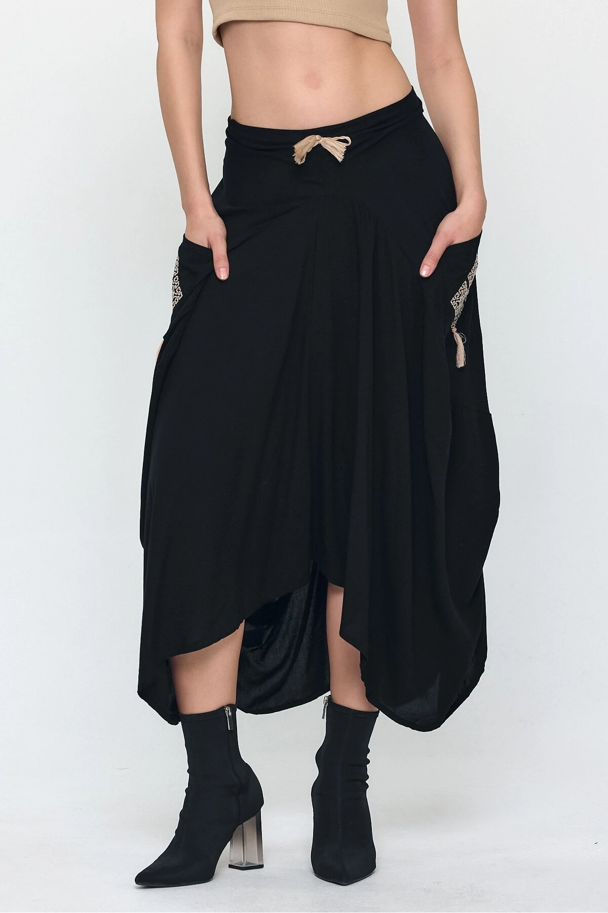 Nakış Detaylı Bağcıklı Cepli Şalvar Etek Siyah