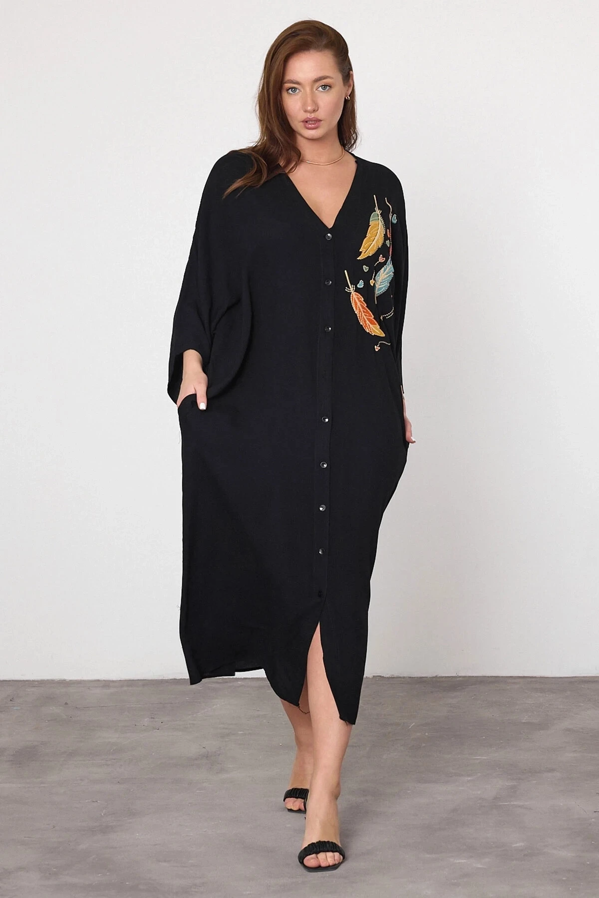 Nakış İşlemeli Dokuma Viskon Elbise