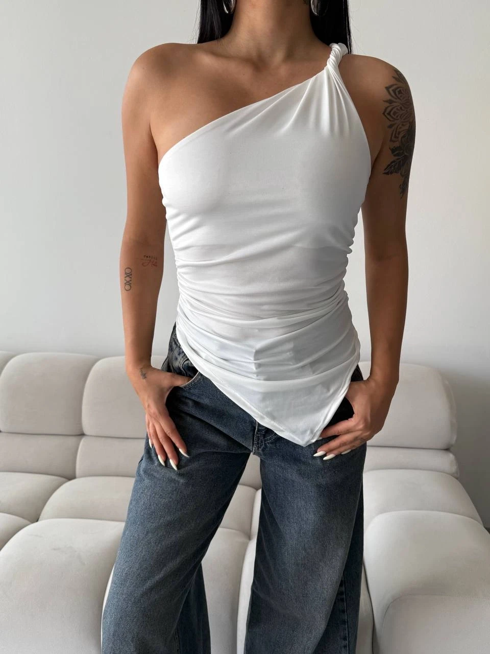 Omuz Detay Tasarım Bluz Beyaz