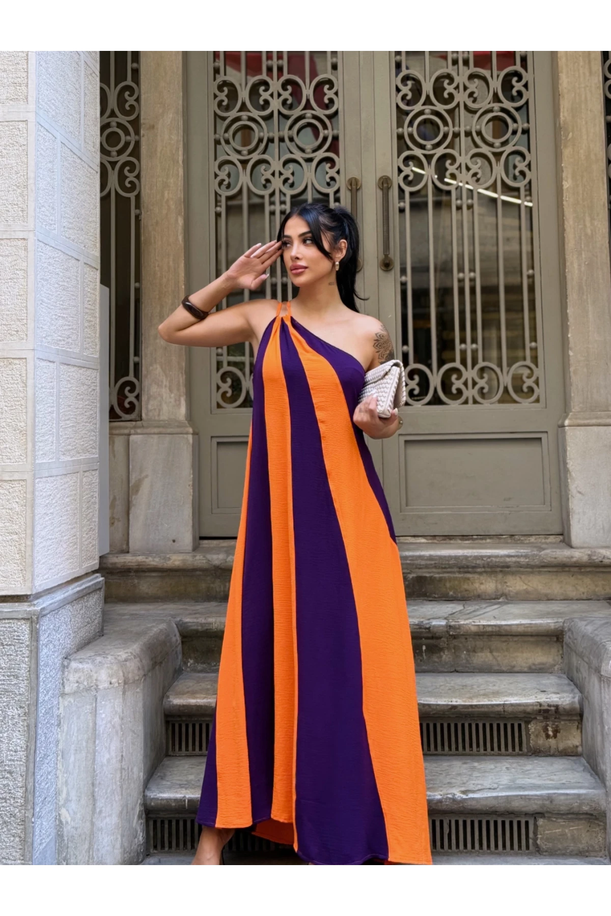 Parçalı Omuz Detay Elbise