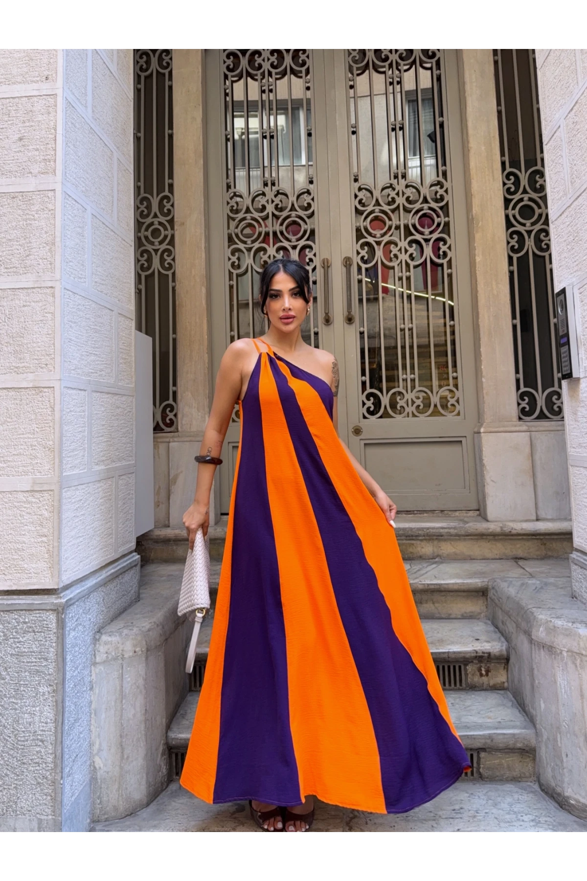 Parçalı Omuz Detay Elbise